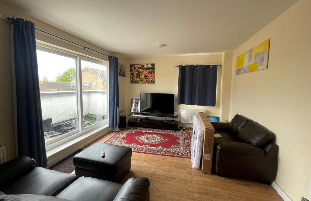 115 Miles Drive, Thamesmead, London... 1 bed flat £150,000