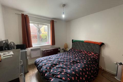 14 Longmarsh Lane, London, SE28 0LS