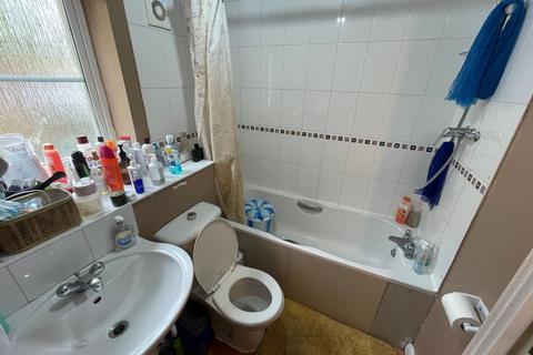 14 Longmarsh Lane, London, SE28 0LS