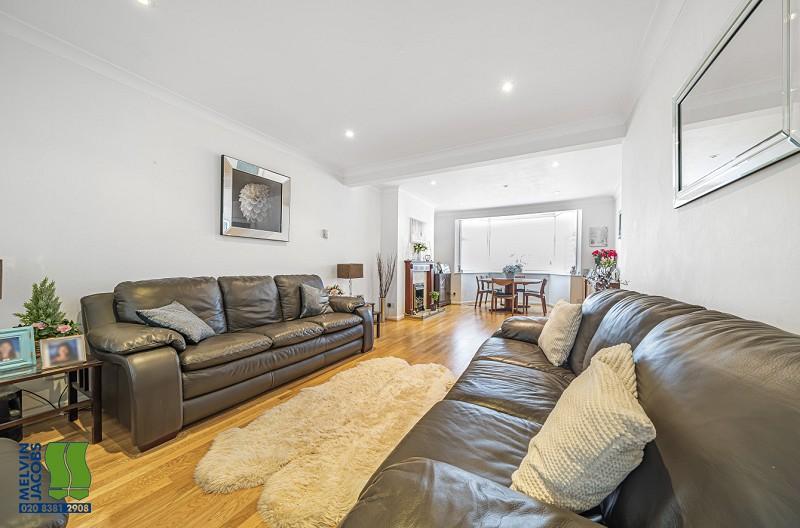Whitchurch Gardens, Edgware, Greater London. HA8 6PG 3 bed semi