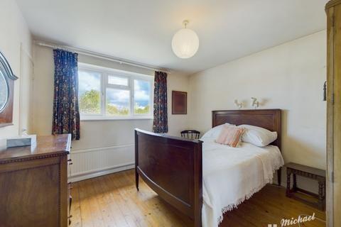 3 Brompton Close, Aylesbury, HP19 9JY