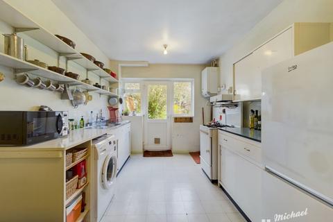 3 Brompton Close, Aylesbury, HP19 9JY