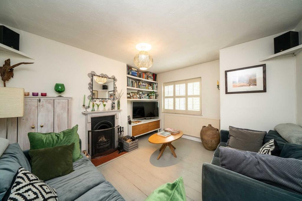 Blackwell Road, Kings Langley 4 bed semidetached house £700,000