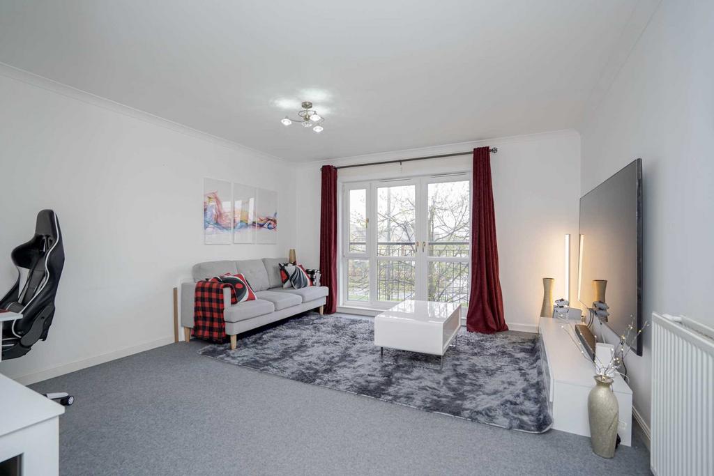 Torridon Drive, Renfrew 2 bed flat £130,000