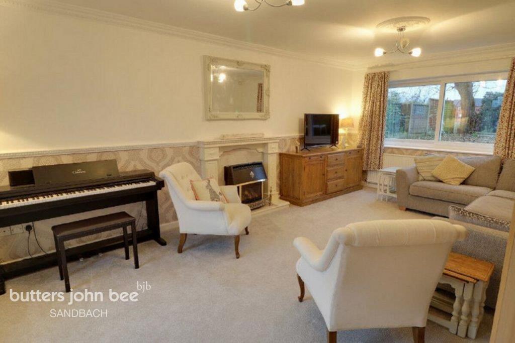 Fields Drive, Sandbach 5 bed detached house for sale £475,000