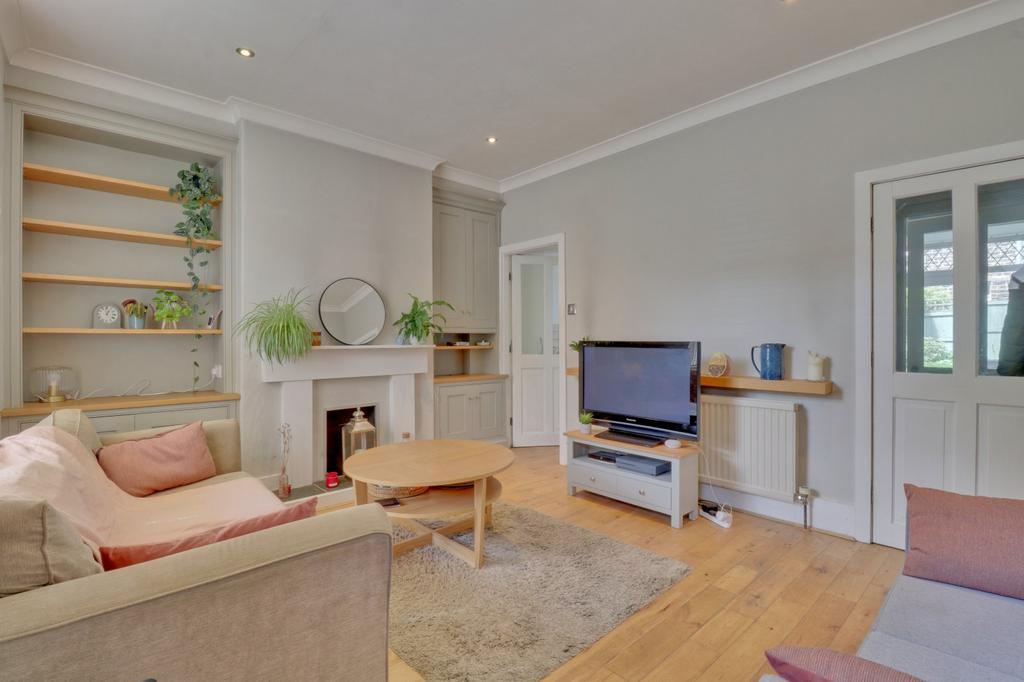 Paradise Grove, Horsforth, Leeds, West Yorkshire, LS18 3 bed end of