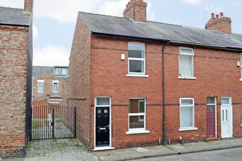 2 bedroom terraced house to rent, Surtees Street, Burton Stone Lane, York, YO30