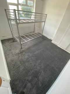 4 bedroom terraced house to rent, Boundary Road, London E17