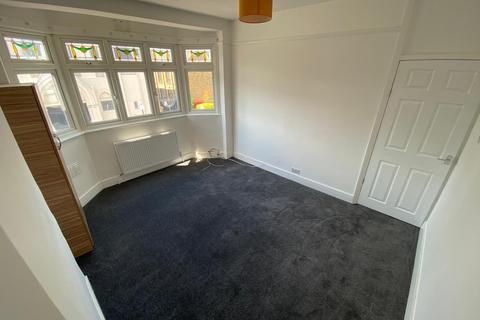4 bedroom terraced house to rent, Boundary Road, London E17