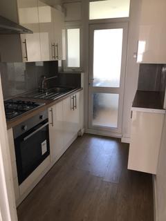 4 bedroom terraced house to rent, Boundary Road, London E17