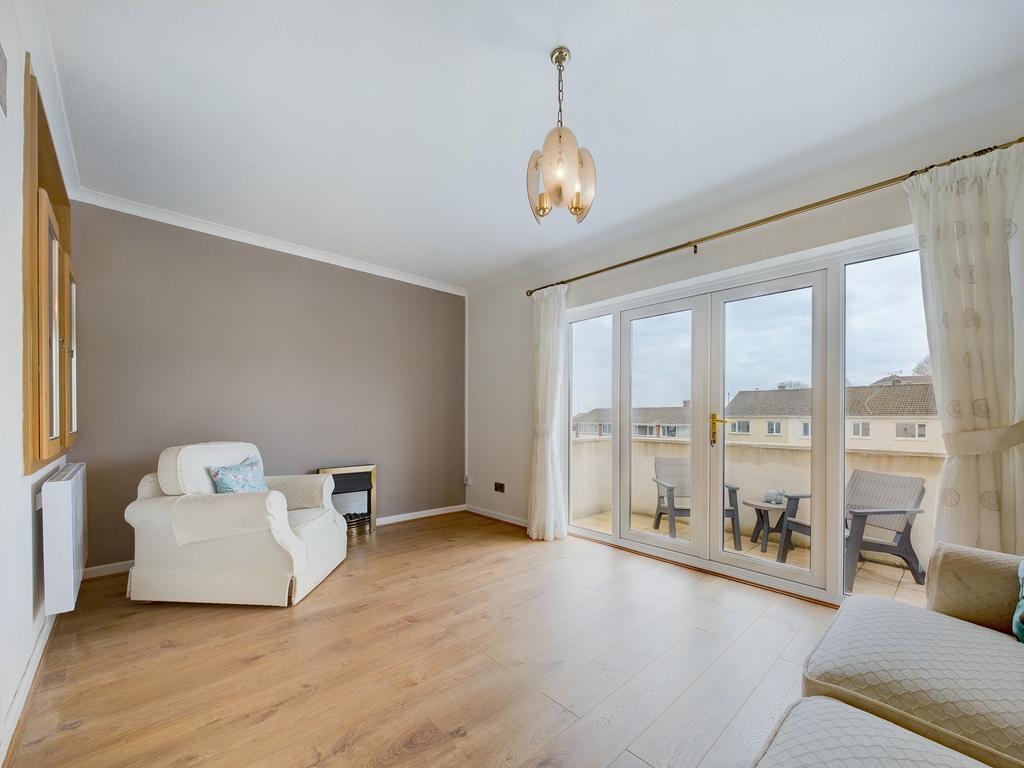 Vanewood Court, Limeslade, Swansea, SA3 1 bed flat £750 pcm (£173 pw)