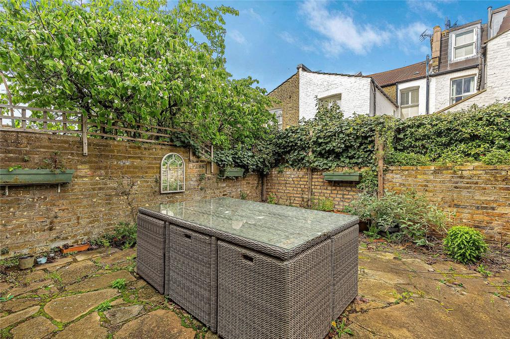 St Maur Road, Parsons Green, London 5 bed terraced house £6,500 pcm