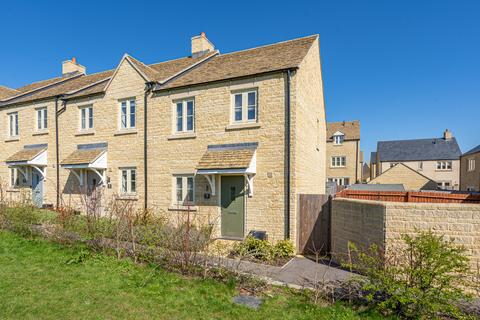 3 bedroom end of terrace house for sale - Box Close, Tetbury