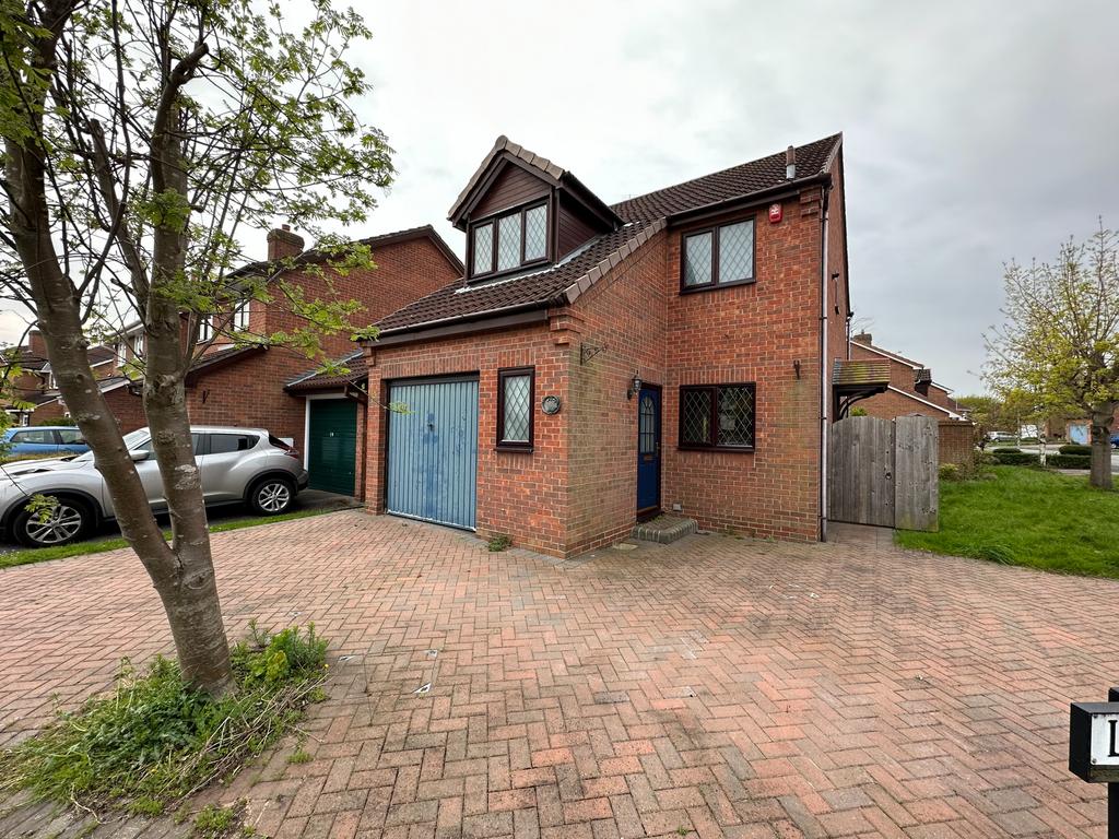 Guinevere Avenue, Stretton, BurtononTrent, DE13 3 bed detached house