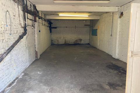 Garage to rent, Rayners Lane, Pinner HA5