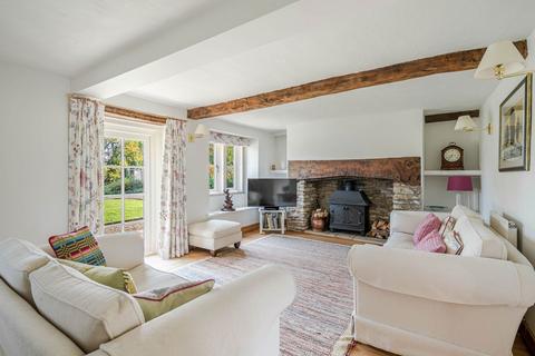 4 bedroom detached house for sale, Upper Common, Kington Langley