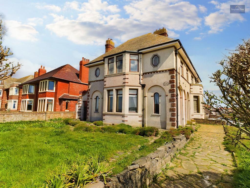 Queens Promenade, Bispham, FY2 4 bed detached house for sale £500,000