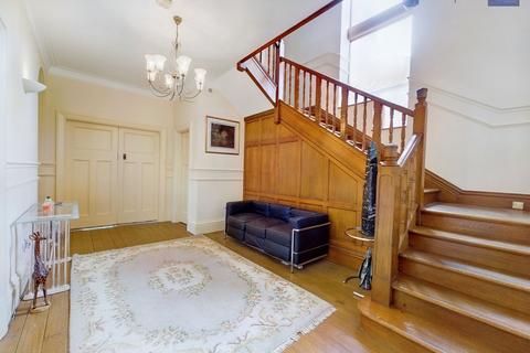 306 Queens Promenade, Bispham, Blackpool, FY2 9AD