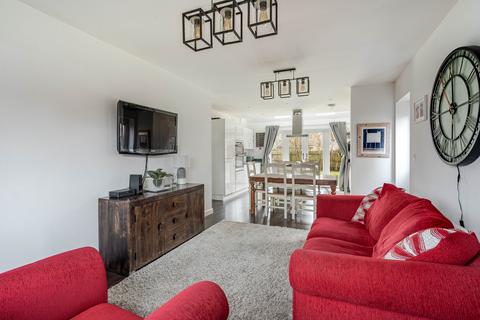 35 Carnival Close, Malmesbury, SN16 9FY