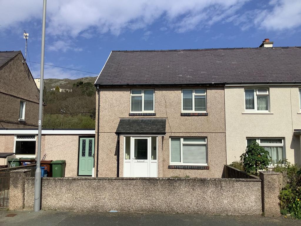 46 Heol Y Llan, Barmouth, LL42 1DL 2 bed semidetached house for sale