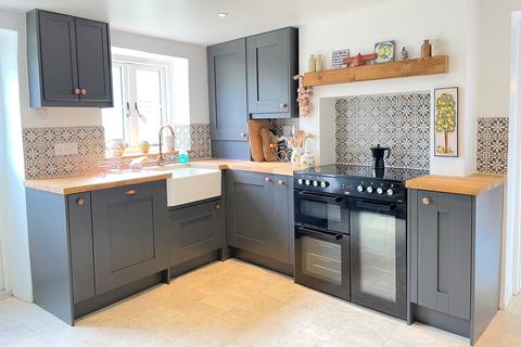 Castle Cottage Common Road, Wincanton, BA9 9HY