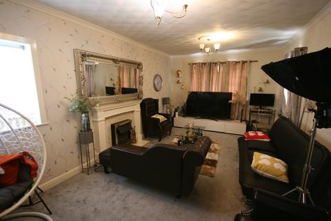 2 bedroom detached bungalow for sale, Chatsworth Close, Droylsden M43