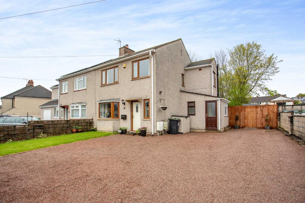 Cromwell Road, Chepstow 3 bed semidetached house for sale £325,000