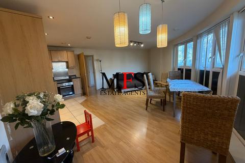 Lanadron Close, Isleworth, TW7