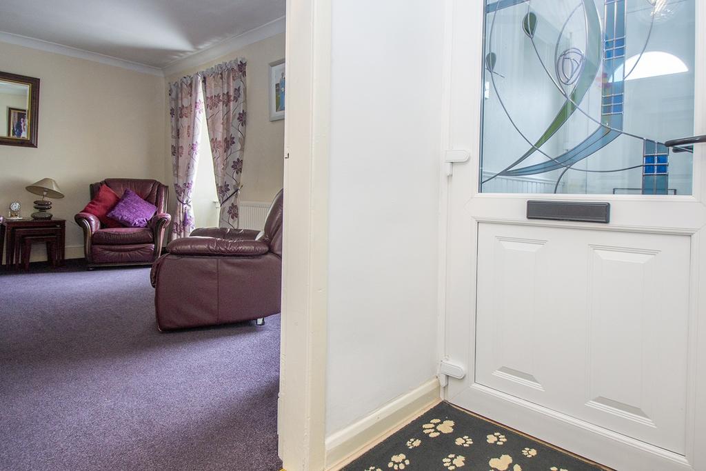 Orchard Street, Galston, KA4 3 bed terraced house £129,995