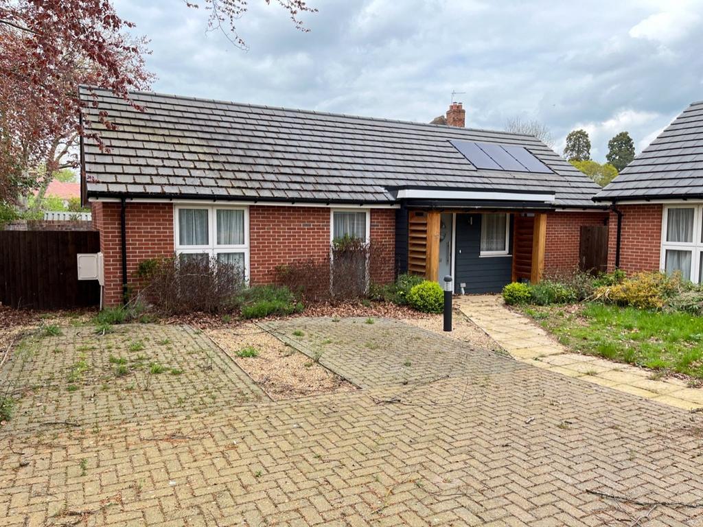 Wenlock Road, Shrewsbury, Shropshire, SY2 2 bed bungalow for sale £