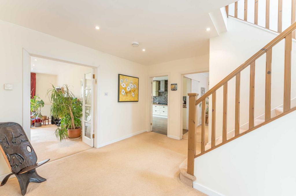 Avenue, Elstree 4 bed detached house for sale £1,500,000