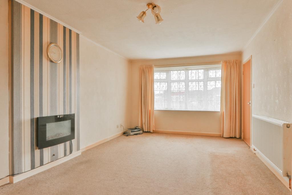 Downfield Avenue, Hull, HU6 7XF 2 bed semidetached bungalow for sale