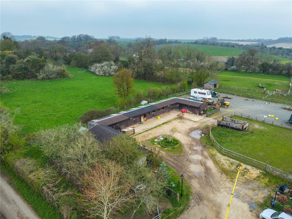 Finches Lane, Baydon, Wiltshire, SN8 3 bed detached house for sale £