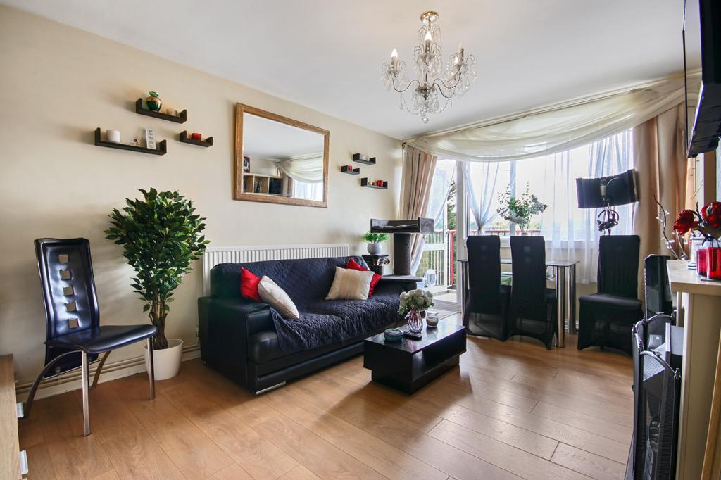 Carew House, Godfrey Road, London 2 bed flat £265,000