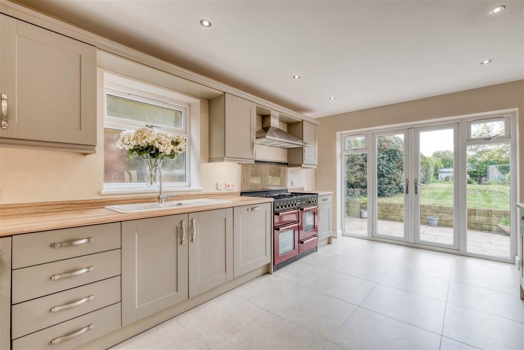 Old Birmingham Road, Marlbrook, Bromsgrove, B60 1HH 4 bed detached