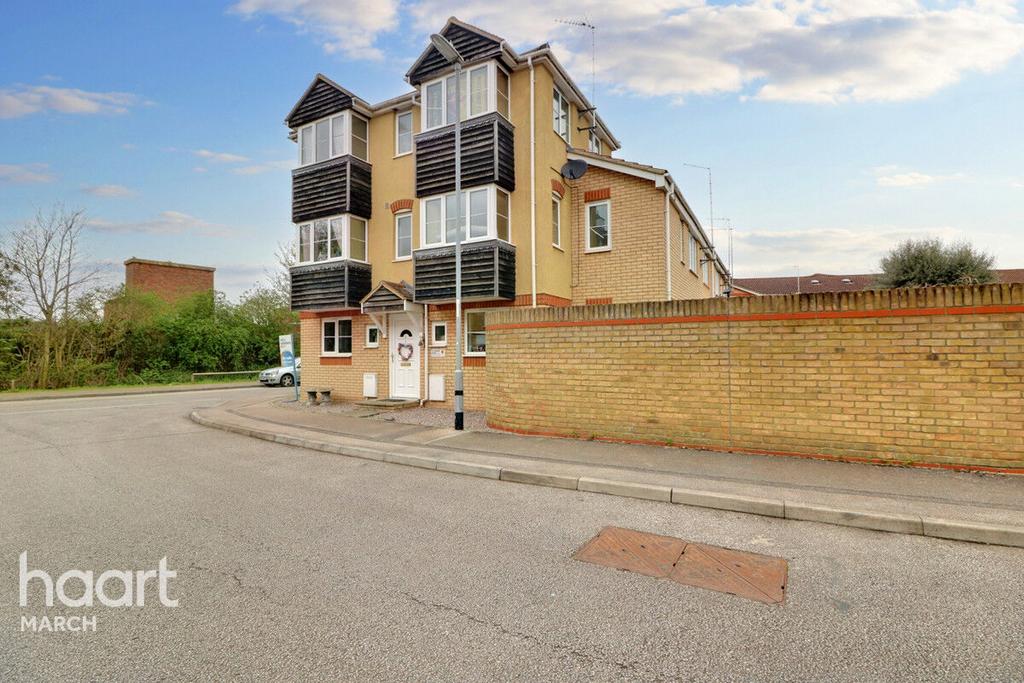 Riverdown, March 4 bed end of terrace house for sale £250,000