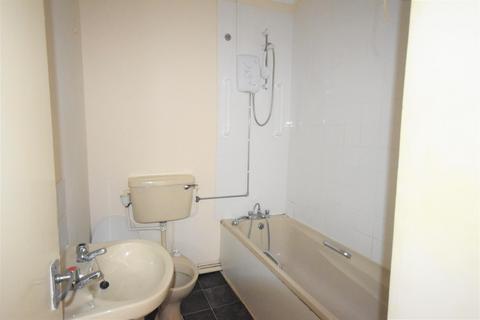 1 bedroom flat to rent, Ney Court, Wrexham, LL13