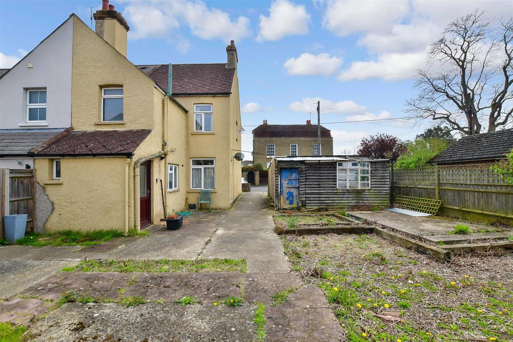 The Street, Horton Kirby, Dartford, Kent 2 bed end of terrace house for