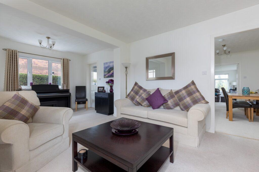 MacLean Place, Stewartfield, East Kilbride 3 bed detached villa for