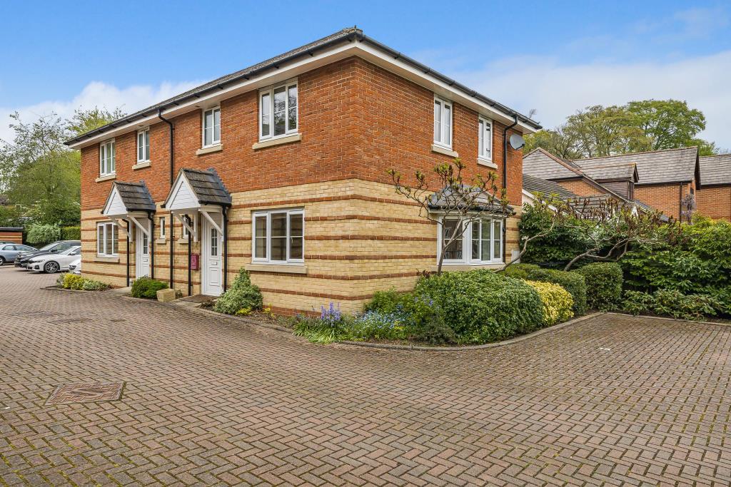Bracknell, Berkshire, RG12 2 bed semidetached house for sale £325,000