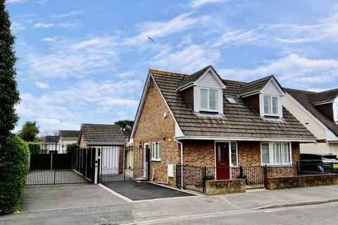 2 bedroom detached house for sale, Seymour Road, Ringwood, BH24 1SG