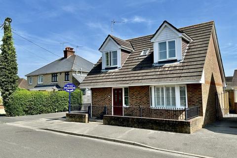 2 bedroom detached house for sale, Seymour Road, Ringwood, BH24 1SG