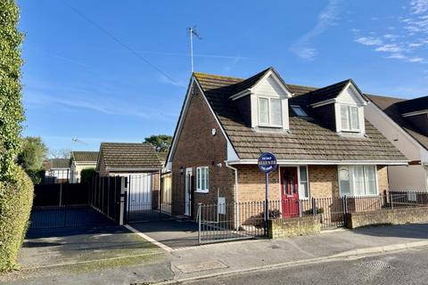 2 bedroom detached house for sale, Seymour Road, Ringwood, BH24 1SG