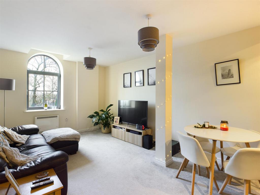 Mill Lane, Burscough, Ormskirk 2 bed apartment £850 pcm (£196 pw)