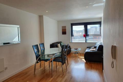 1 bedroom flat to rent, Gateway South, Marsh lane, Leeds, UK, LS9