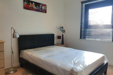 1 bedroom flat to rent, Marsh lane, Leeds, UK, LS9