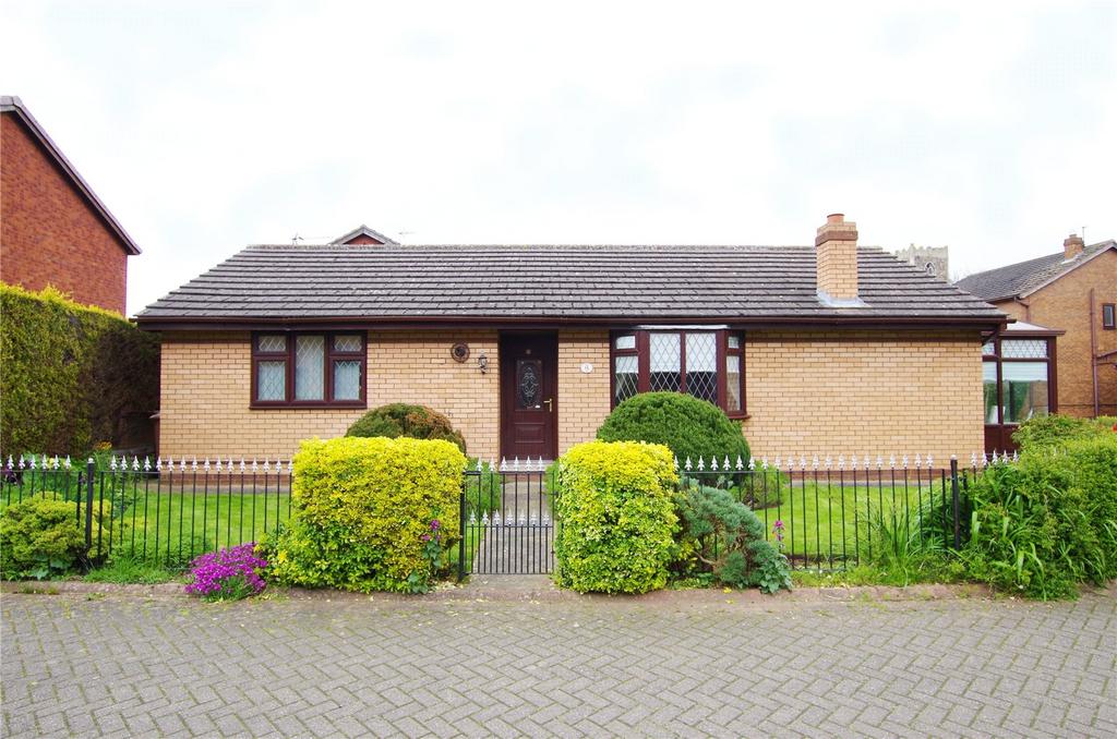 Churchill Rise, Burstwick, Hull, East Yorkshire, HU12 3 bed bungalow