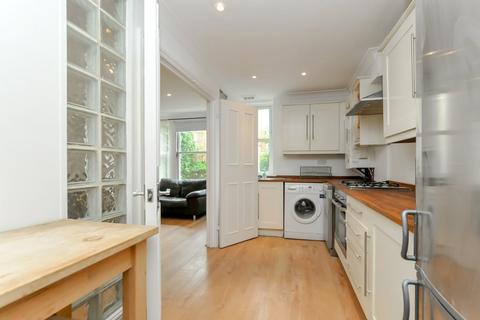 3 bedroom flat to rent, Dunsmure Road, Stoke Newington