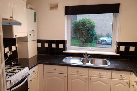 2 bedroom flat to rent, Cringle Court, Little Heath