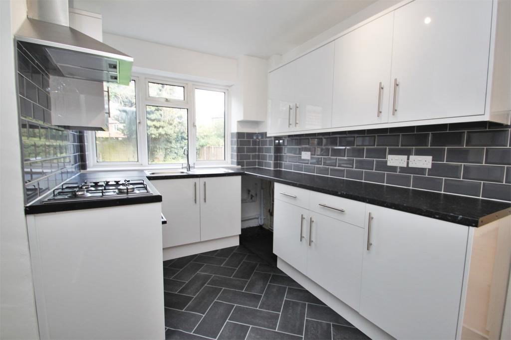 Ferndale Crescent, Uxbridge... 3 bed semidetached house £1,700 pcm